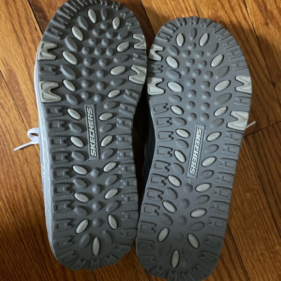 Skechers Sneakers - Picture 8 of 16